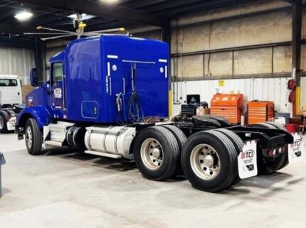 truck 208285 (2+1)-9040812478