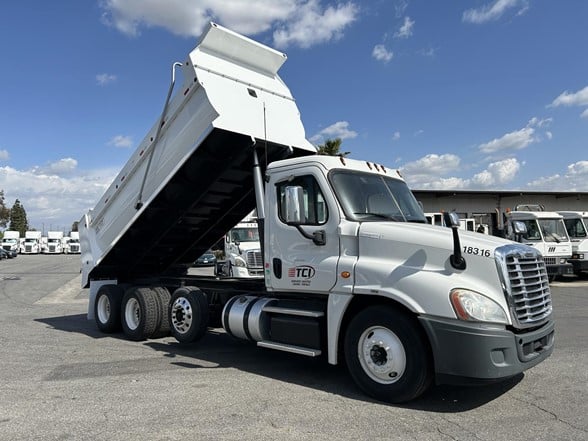 truck 208310 (0+1)-9049403835