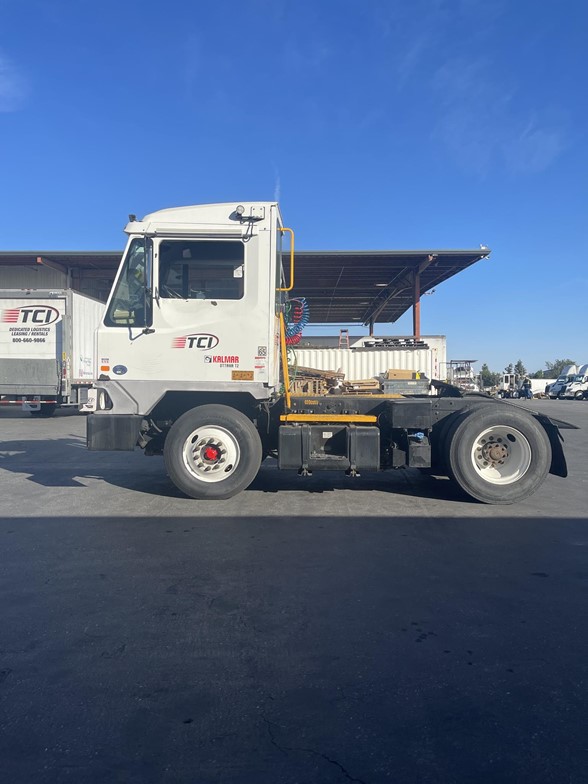 truck 208334 (6+1)-9029979447