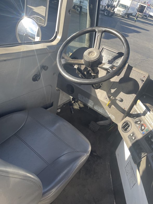 truck 208334 (9+1)-9029979491