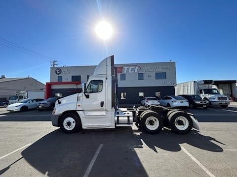 truck 208343 (2+1)-9041192579