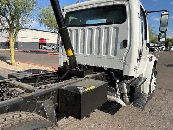 truck 208344 (8+1)-9021140573