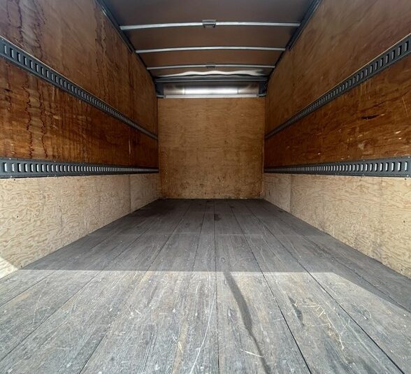 truck 208385 (13+1)-9055699564