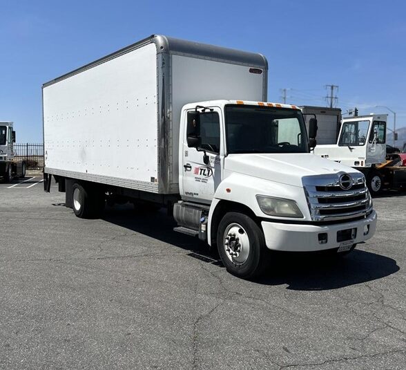truck 208391 (8+1)-9053909634
