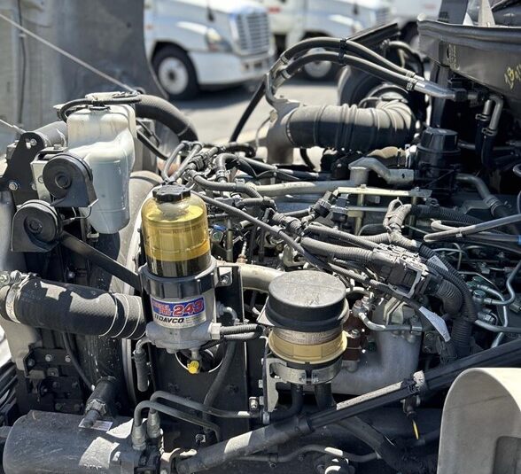 truck 208391 (9+1)-9053909638