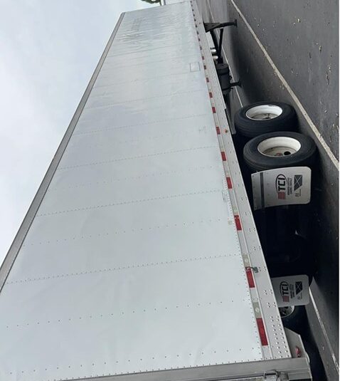 truck 208427 (2+1)-9028719949