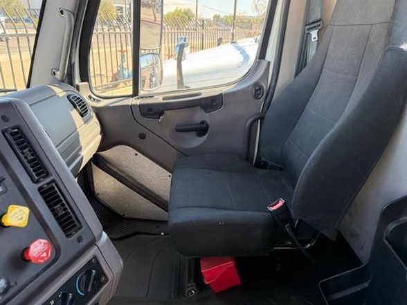 truck 211922 (6+1)-9049224036