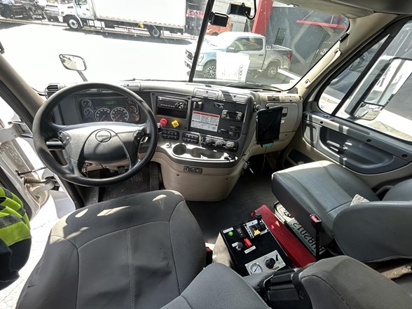 truck 212121 (4+1)-9070078618