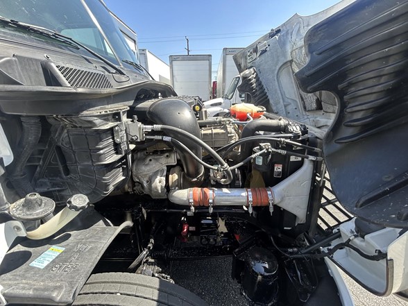 truck 212121 (6+1)-9070078590