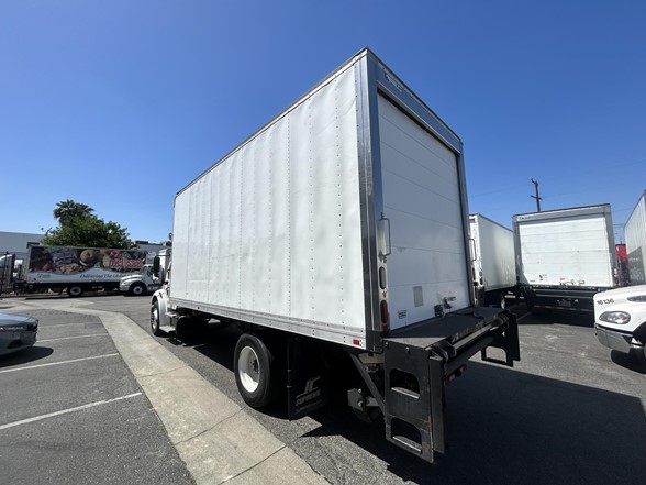 truck 212123 (6+1)-9070096956