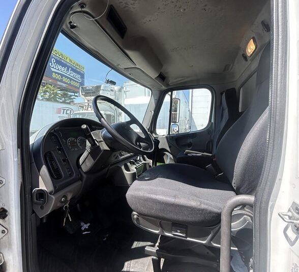 truck 212123 (8+1)-9070096989