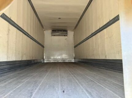 truck 213057 (6+1)-9070864002