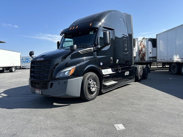 truck 213066 (0+1)-9071943857