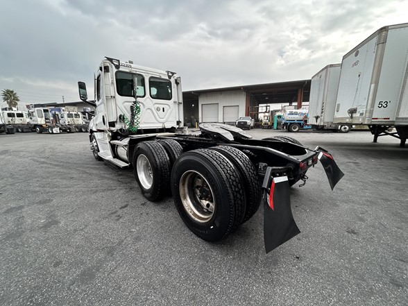 truck 219670 (4+1)-11001442701