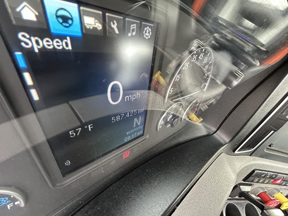 truck 219670 (8+1)-11001442726