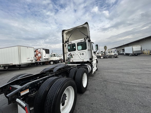 truck 219671 (3+1)-11001443647