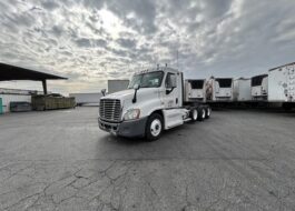 truck 219672 (0+1)-11001447804