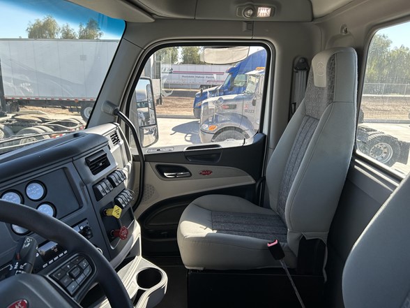 truck 219677 (14+1)-10024828452