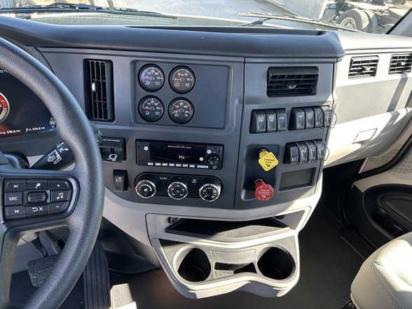 truck 219677 (16+1)-10024828506