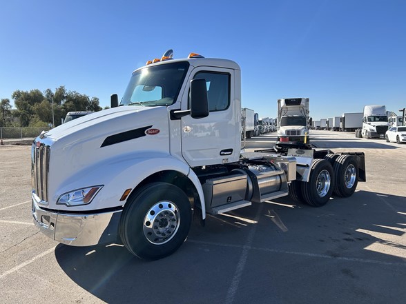 truck 219677 (8+1)-10024828329