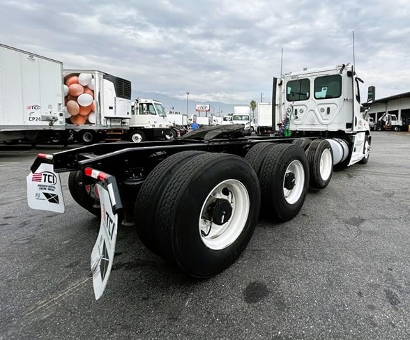 truck 219742 (1+1)-11001645427