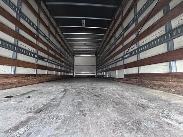 truck 219748 (6+1)-11005657828