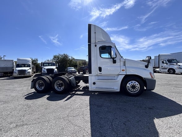 truck 219752 (1+1)-11007374689