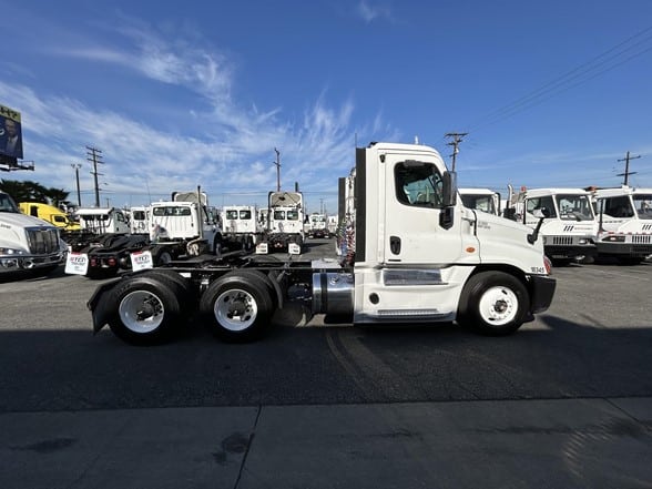 truck 219767 (2+1)-11010285392