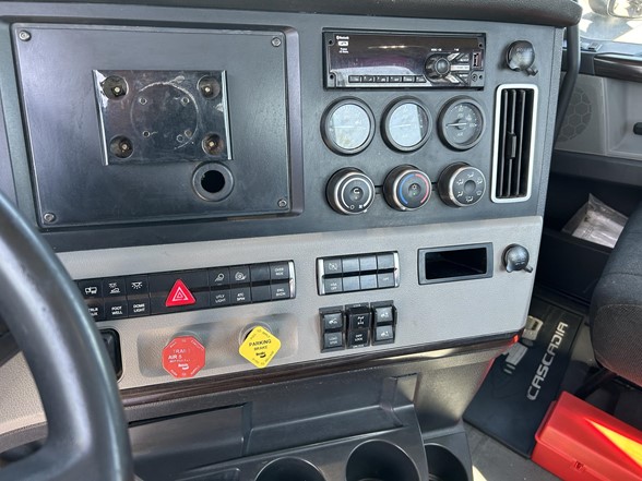 truck 219775 (12+1)-9025882392