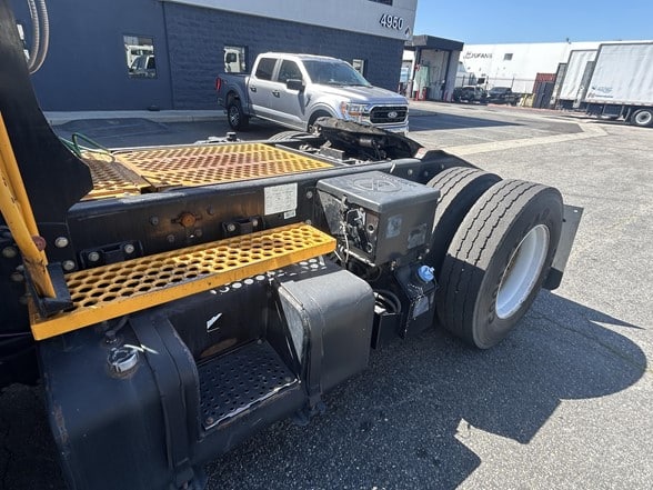 truck 219799 (6+1)-11010284289
