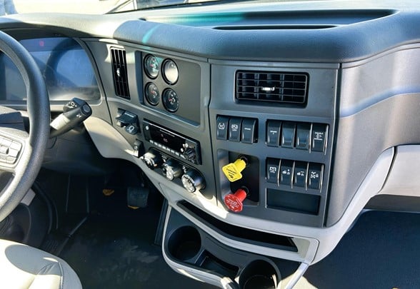 truck 219801 (5+1)-10025047458