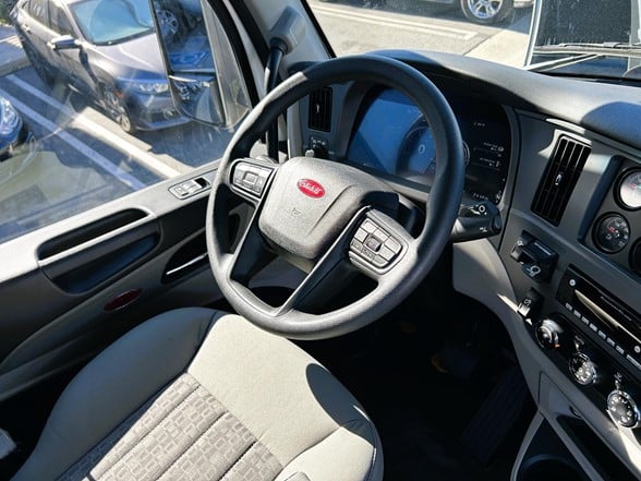 truck 219801 (6+1)-10025047472
