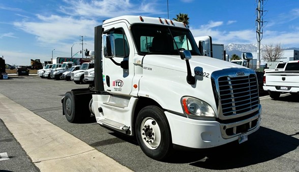 truck 219896 (2+1)-11007198221