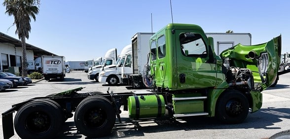 truck 220559 (1+1)-11020660124