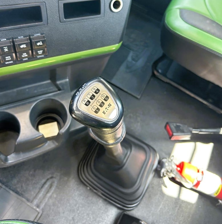 truck 220559 (9+1)-11020660726