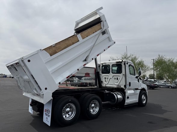 truck 220568 (6+1)-11020874038