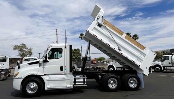truck 220571 (2+1)-11021934402
