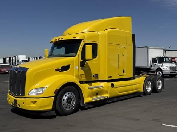 truck 220576 (1+1)-11020883316