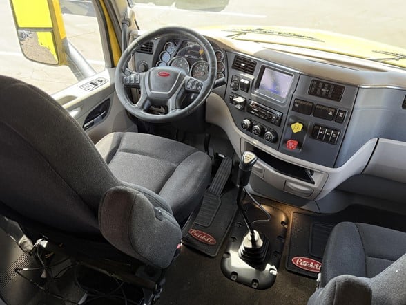 truck 220576 (7+1)-11020883397