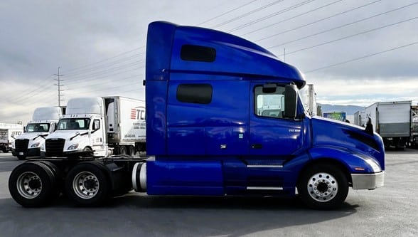 truck 220578 (1+1)-11020665211