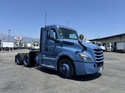 truck 220606 (0+1)-11020908557
