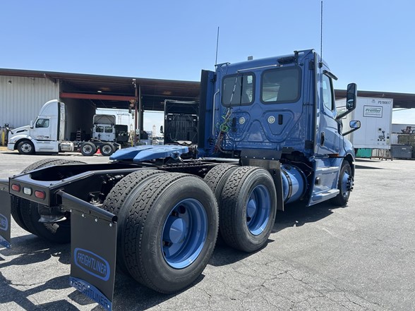 truck 220606 (3+1)-11020908598