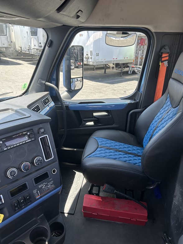 truck 220606 (9+1)-11020908714