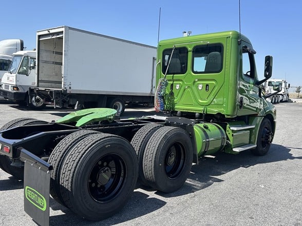 truck 220607 (1+1)-11020877279