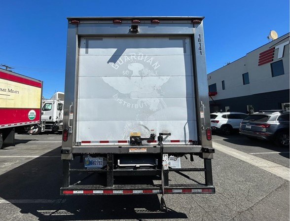truck 220610 (5+1)-10007916516