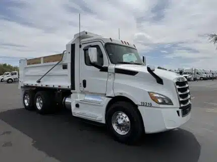 truck 220813 (0+1)-11020875092