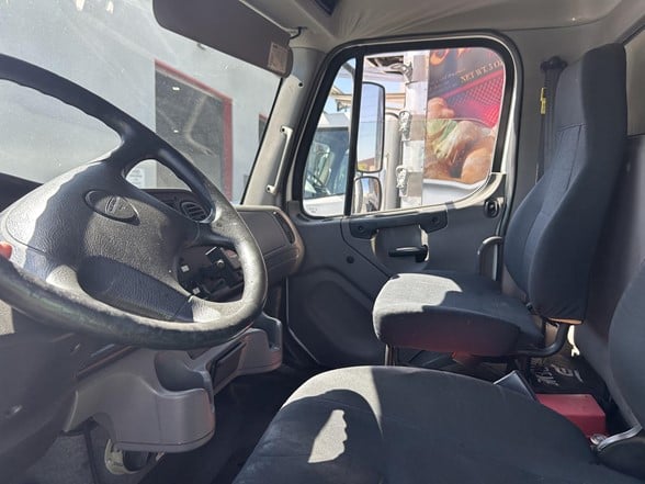 truck 220978 (8+1)-11027587078