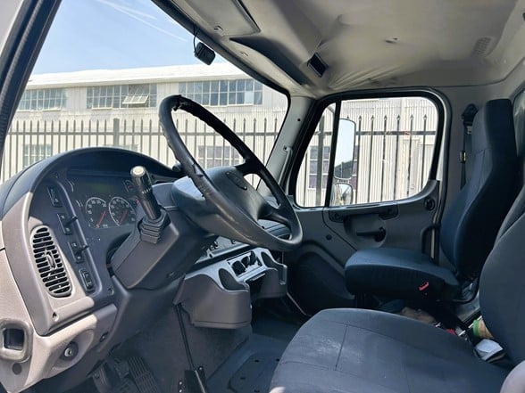 truck 220979 (6+1)-11027588855
