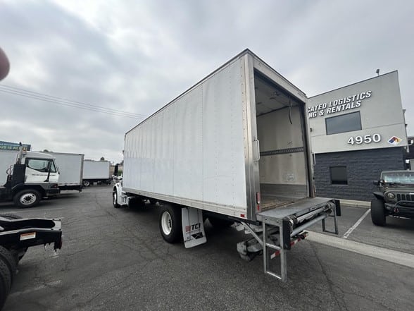 truck 220980 (6+1)-11027226704