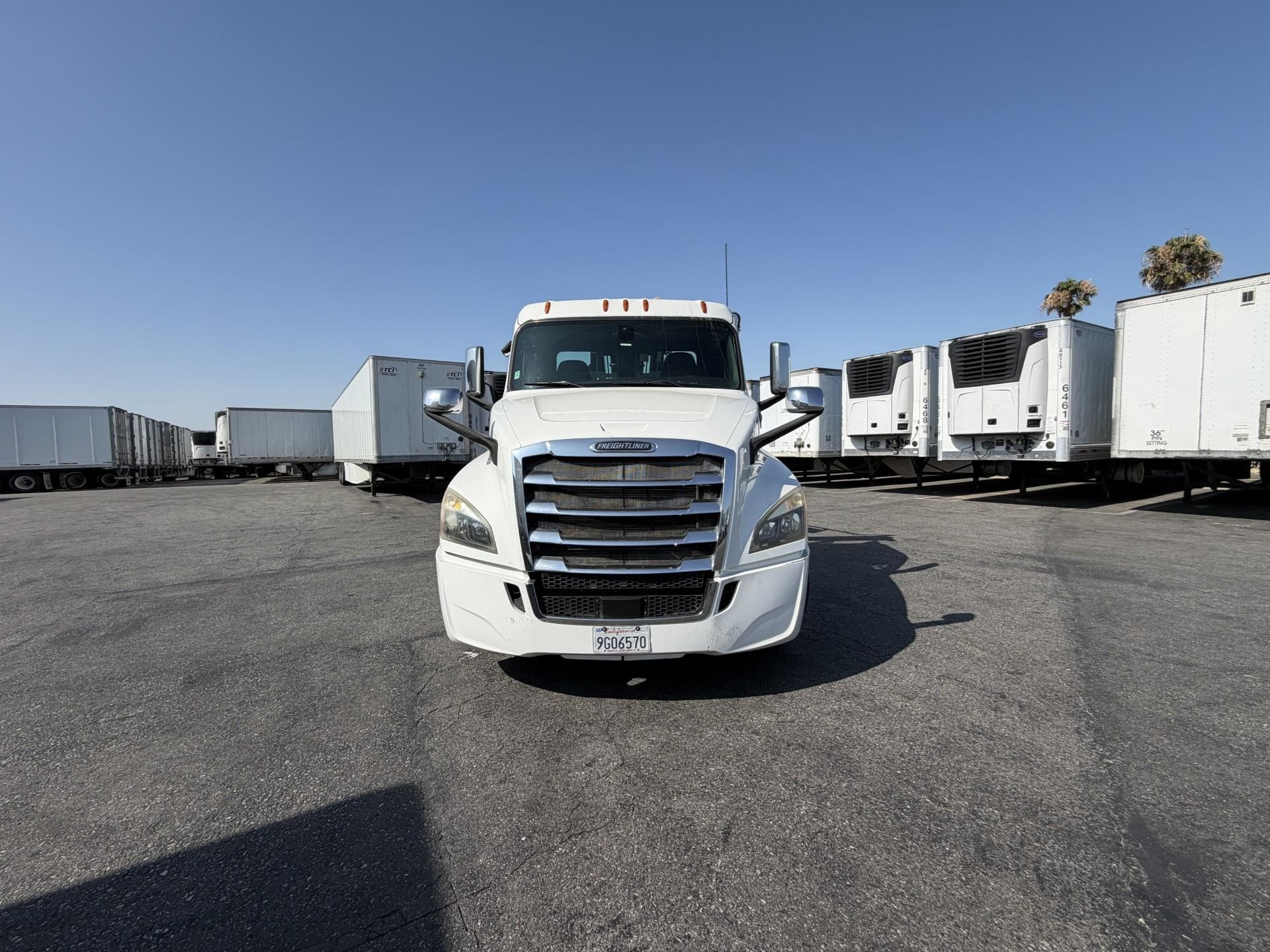 truck 221200 (2+1)-11030476262